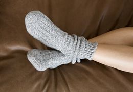 穿袜子睡觉能助眠吗？