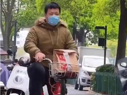博士生送外卖 到底“对不起”谁？